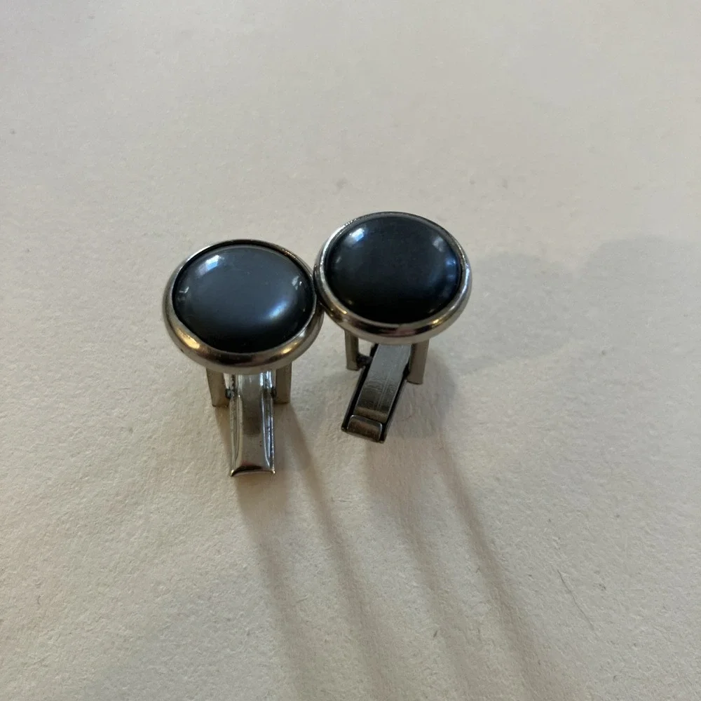 VINTAGE SILVERTONE CUFFLINKS GRAY MOONGLOW ROUND STUDS